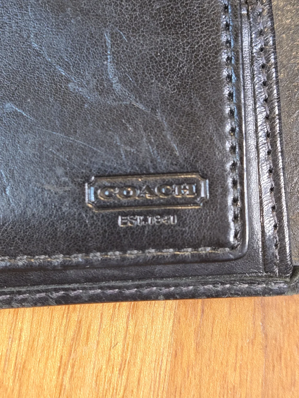 ​Coach Heritage Polished Leather Bifold Wallet – Glossy Black